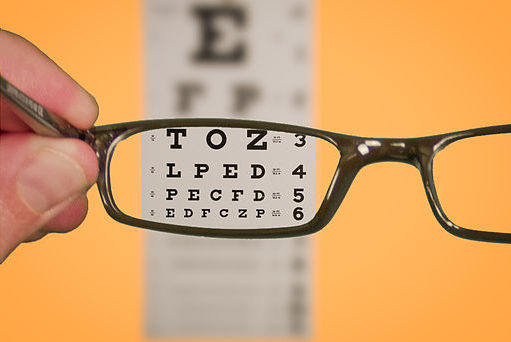 512px Vision Of Eyechart With Glasses 5547069087